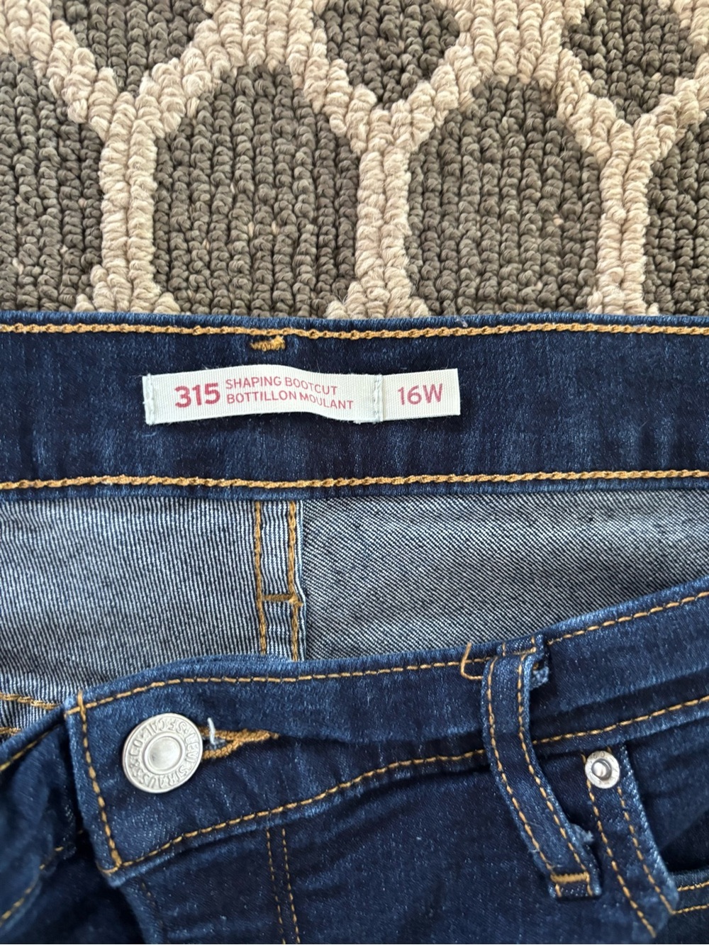 Levi's 315 Shaping Bootcut Jeans in Dark Blue
